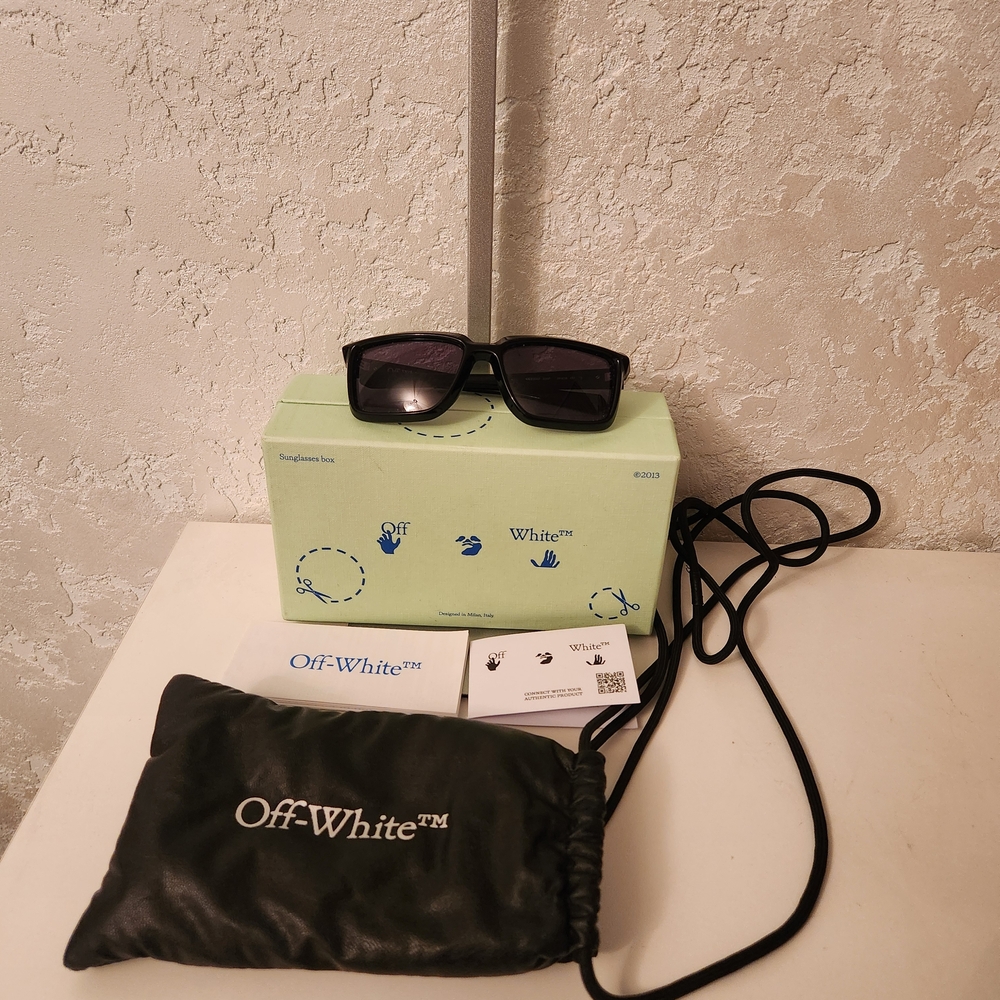 Off-White Black Rectangular Sunglasses - image 1